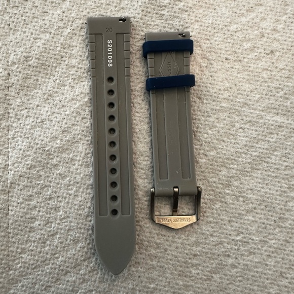 Fossil Silicone Band Size 20 - Picture 2 of 2